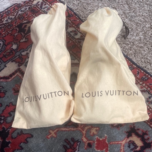 Louis Vuitton shoes they are in somewhat good condition not bad but not the best - Picture 2 of 6
